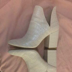 Steve Madden white croc booties - size 9